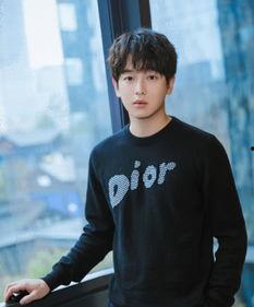 影视演员罗晋的生活照,揭秘明星私下的温馨日常