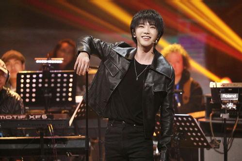 华晨宇照片大全,光影流转，音乐才子的魅力瞬间